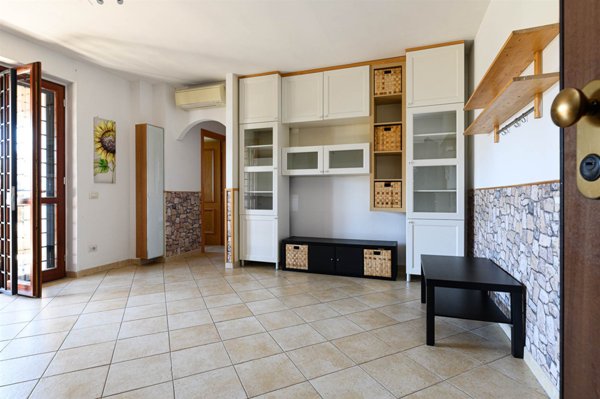 appartamento in vendita a Roma in zona Lunghezza