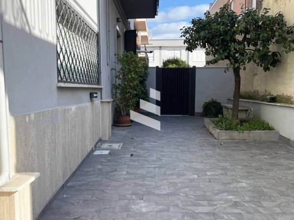 appartamento in vendita a Roma in zona Dragona/Bagnoletto