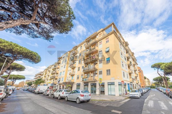 appartamento in vendita a Roma in zona Ostia