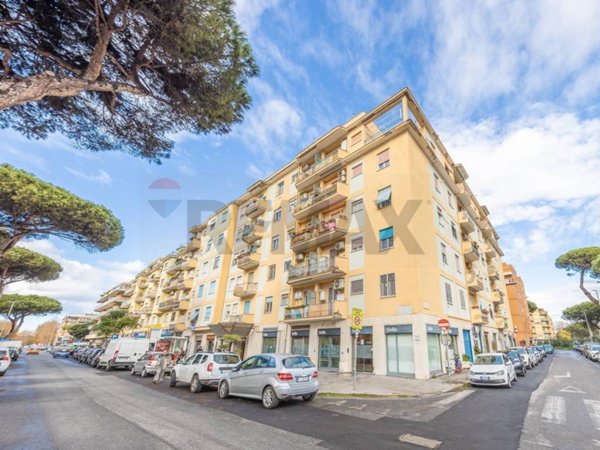 appartamento in vendita a Roma in zona Ostia