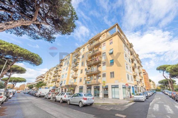appartamento in vendita a Roma in zona Ostia
