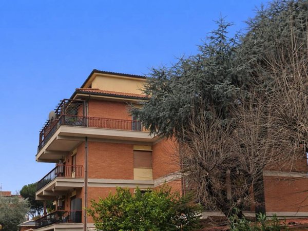 appartamento in vendita a Roma in zona Osteria del Curato