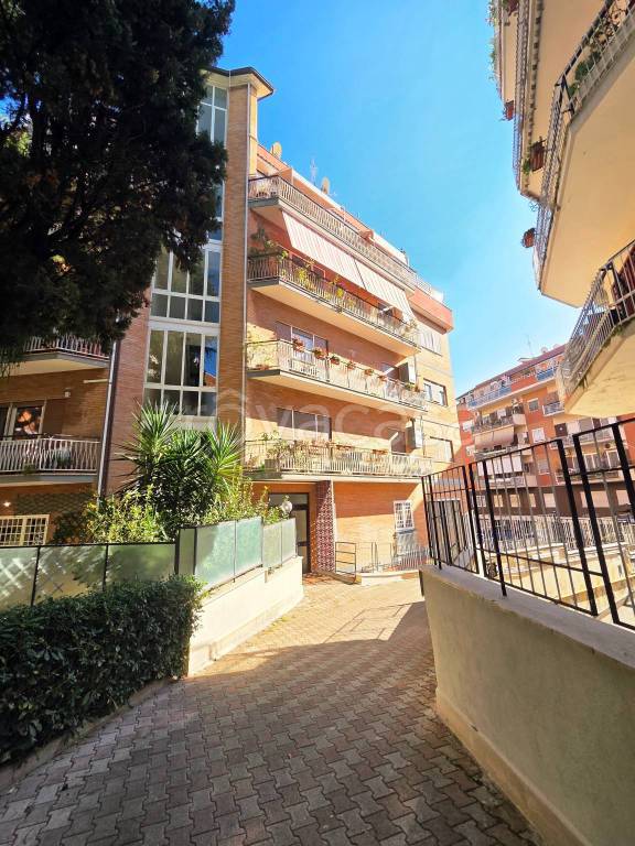 appartamento in vendita a Roma in zona Portuense