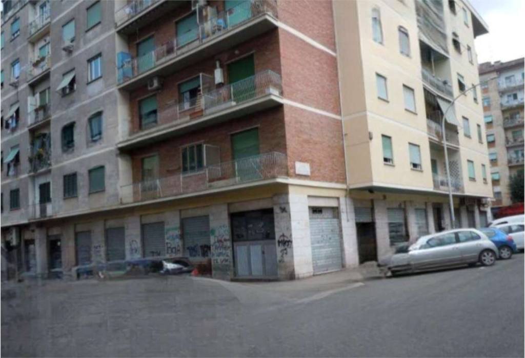 negozio in vendita a Roma in zona Prenestino-Labicano
