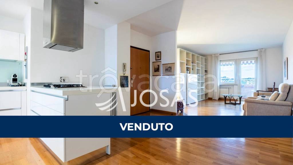 appartamento in vendita a Roma in zona Centro Storico