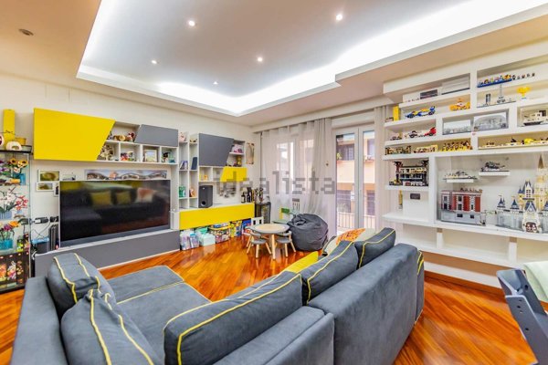 appartamento in vendita a Roma in zona Ardeatino