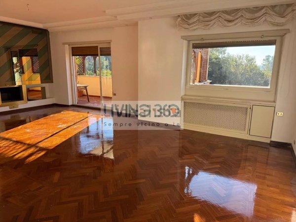 appartamento in vendita a Roma in zona Tomba di Nerone