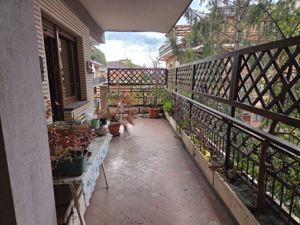 appartamento in vendita a Roma in zona Tor di Quinto