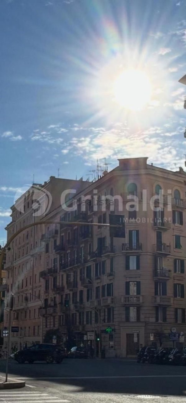 appartamento in vendita a Roma in zona Appio Latino