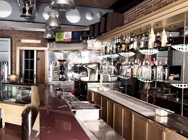 locale commerciale in vendita a Roma in zona Rione Monti/Campitelli