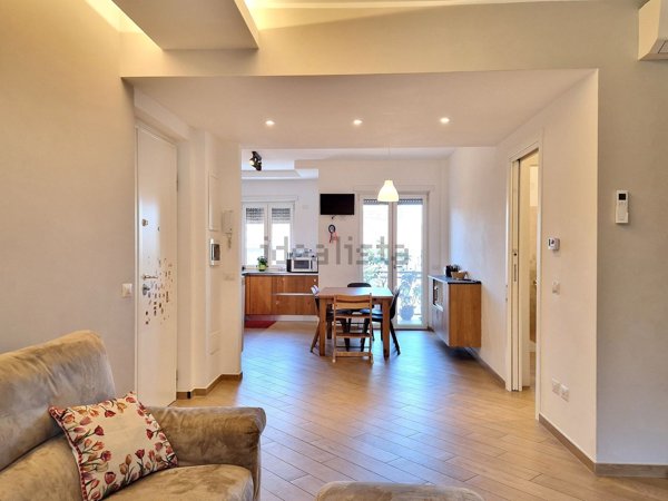 appartamento in vendita a Roma in zona Torre Spaccata