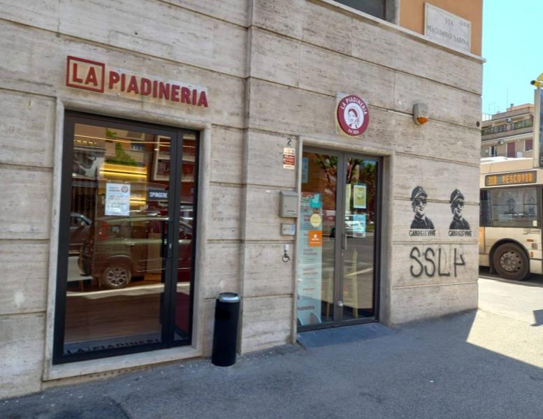 locale commerciale in vendita a Roma in zona Trieste