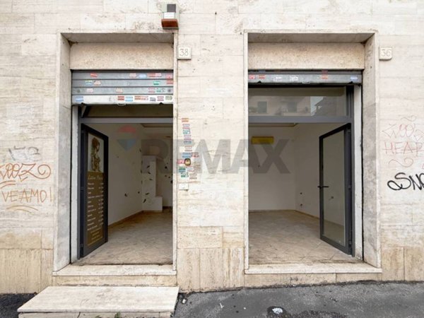 negozio in vendita a Roma in zona Prenestino-Centocelle