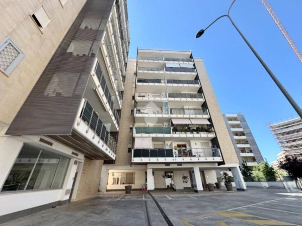 appartamento in vendita a Roma in zona Fonte Laurentina