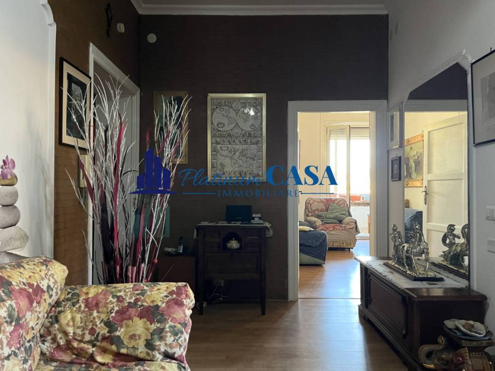 appartamento in vendita a Roma in zona Ostiense