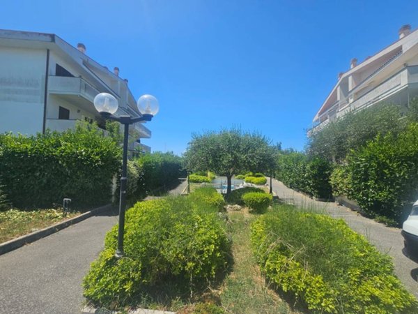 appartamento in vendita a Roma in zona Massimina/Casal Lumbroso