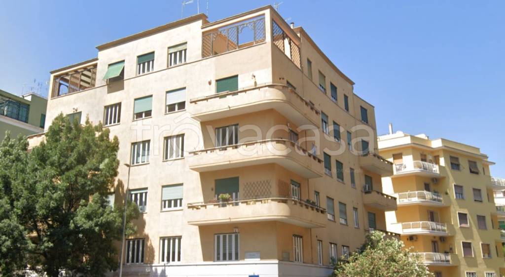 appartamento in vendita a Roma in zona Acilia