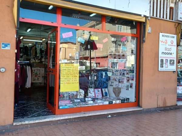 negozio in vendita a Roma in zona Torre Angela