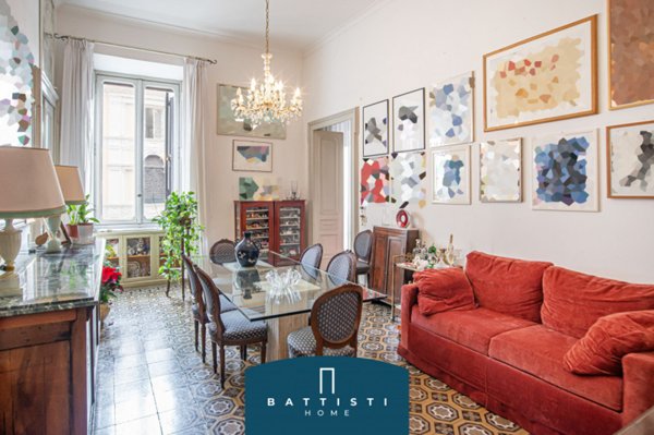 appartamento in vendita a Roma in zona Rione Regola