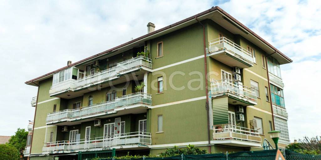 appartamento in vendita a Roma in zona Ostia Antica