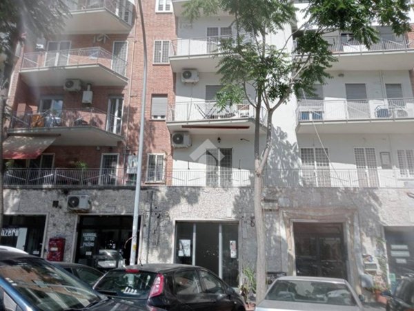 negozio in vendita a Roma in zona Ostiense