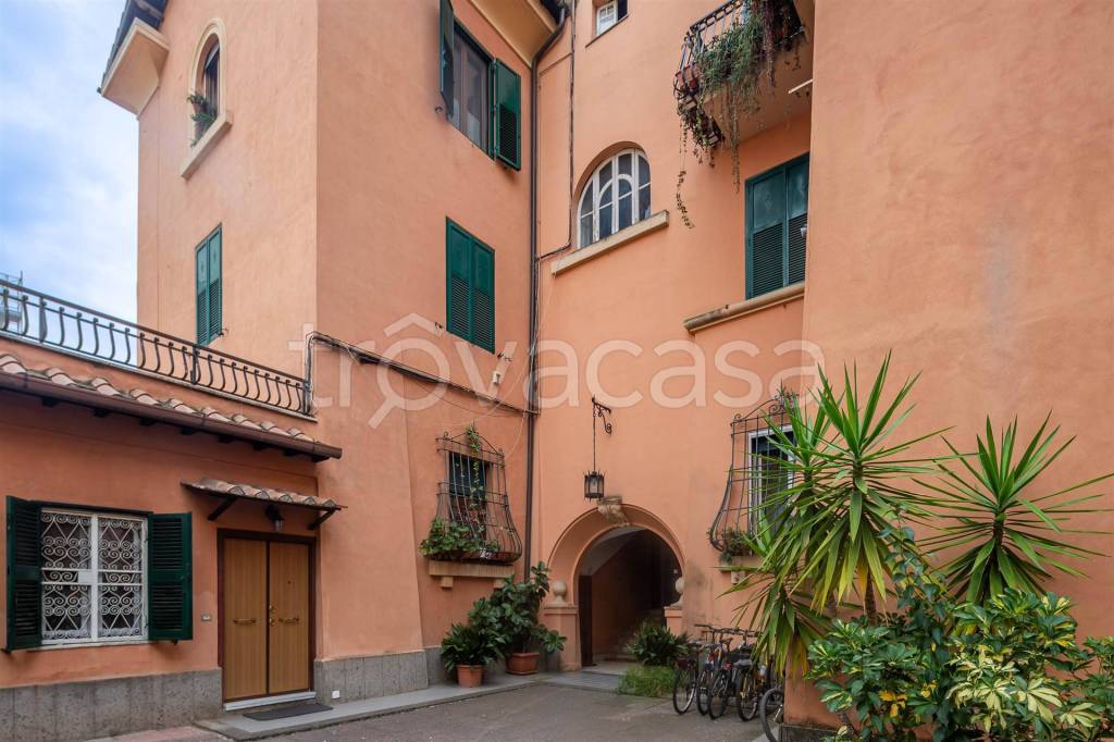 appartamento in vendita a Roma in zona Appio Latino