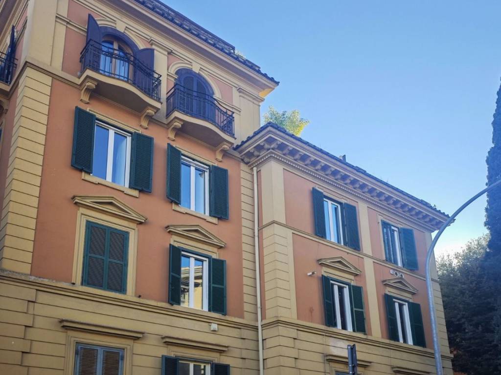 appartamento in vendita a Roma in zona Trastevere