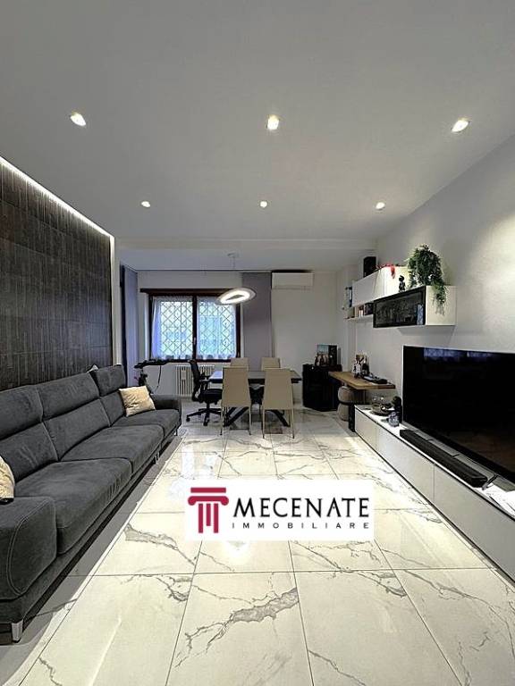 appartamento in vendita a Roma in zona Cinecittà