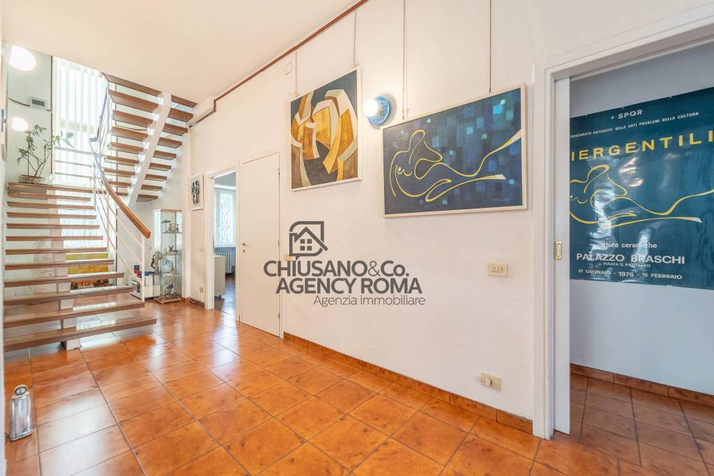 casa indipendente in vendita a Roma in zona Appio Claudio