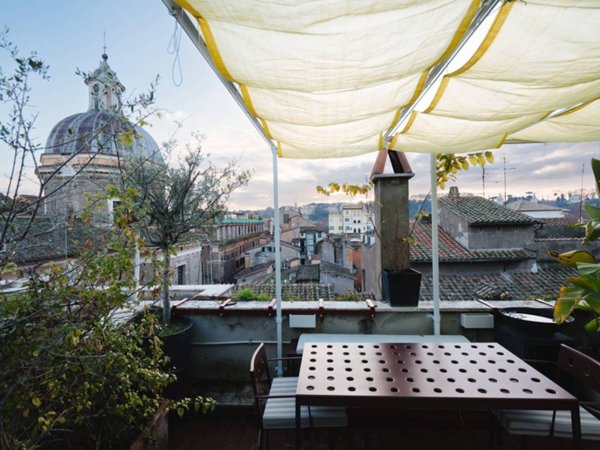 appartamento in vendita a Roma in zona Rione Regola