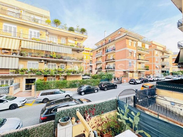 appartamento in vendita a Roma in zona Corviale