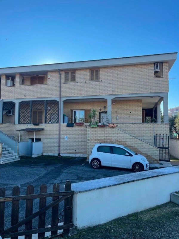 appartamento in vendita a Roma in zona Ponte Mammolo