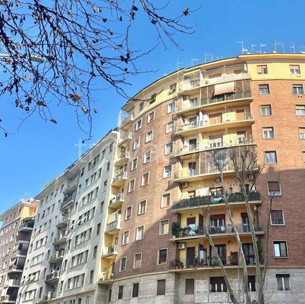 appartamento in vendita a Roma in zona Appio Latino