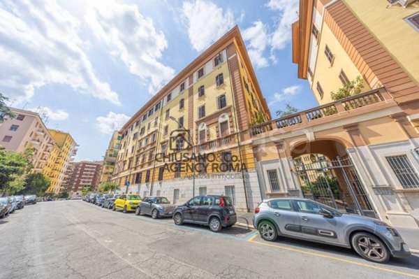 appartamento in vendita a Roma in zona Tuscolano