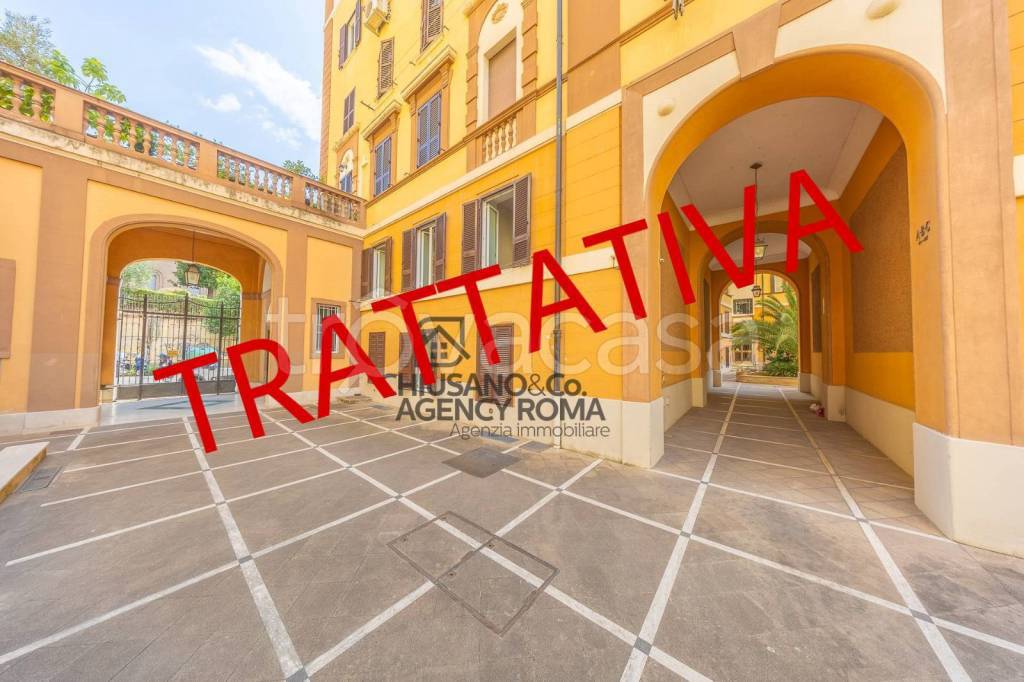appartamento in vendita a Roma in zona Tuscolano