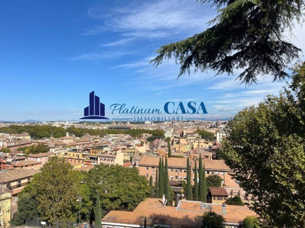 appartamento in vendita a Roma in zona Trastevere