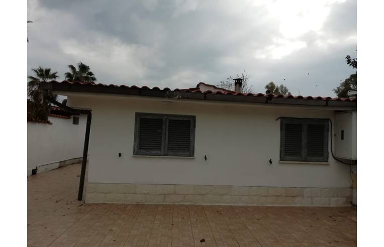 casa indipendente in vendita a Roma in zona Ostia Antica