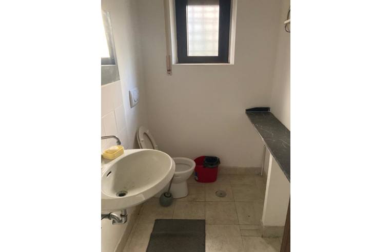 locale commerciale in vendita a Roma