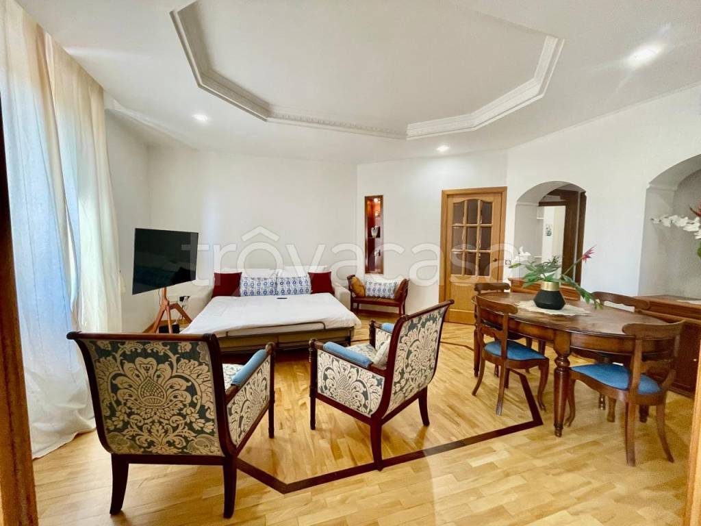 appartamento in vendita a Roma in zona Rione Monti/Campitelli