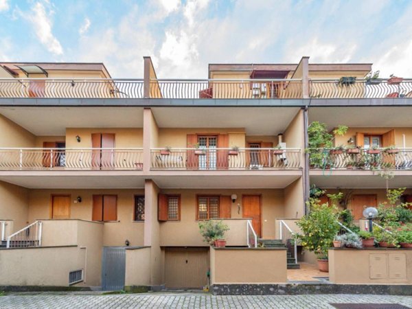 casa indipendente in vendita a Roma in zona Romanina