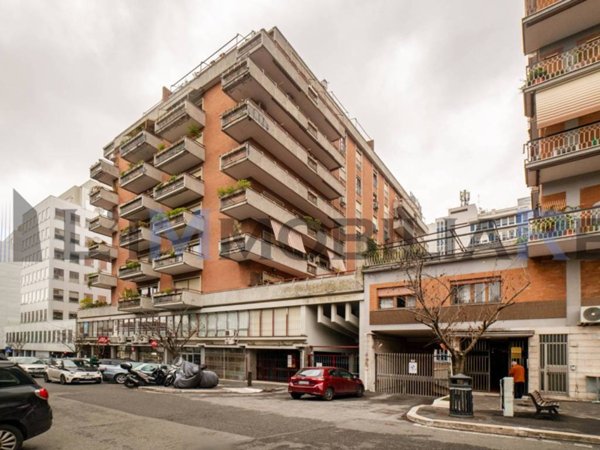 appartamento in vendita a Roma in zona Ostiense