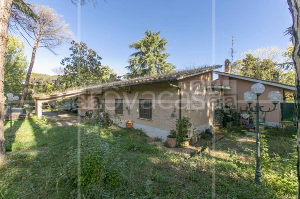 casa indipendente in vendita a Roma in zona Massimina/Casal Lumbroso