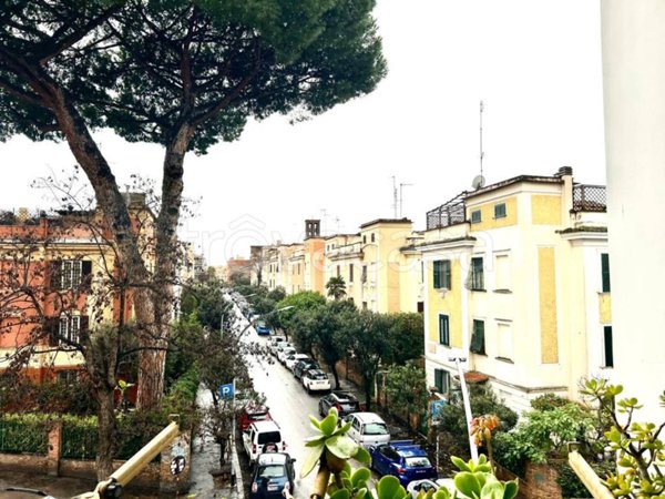 appartamento in vendita a Roma in zona Appio Latino