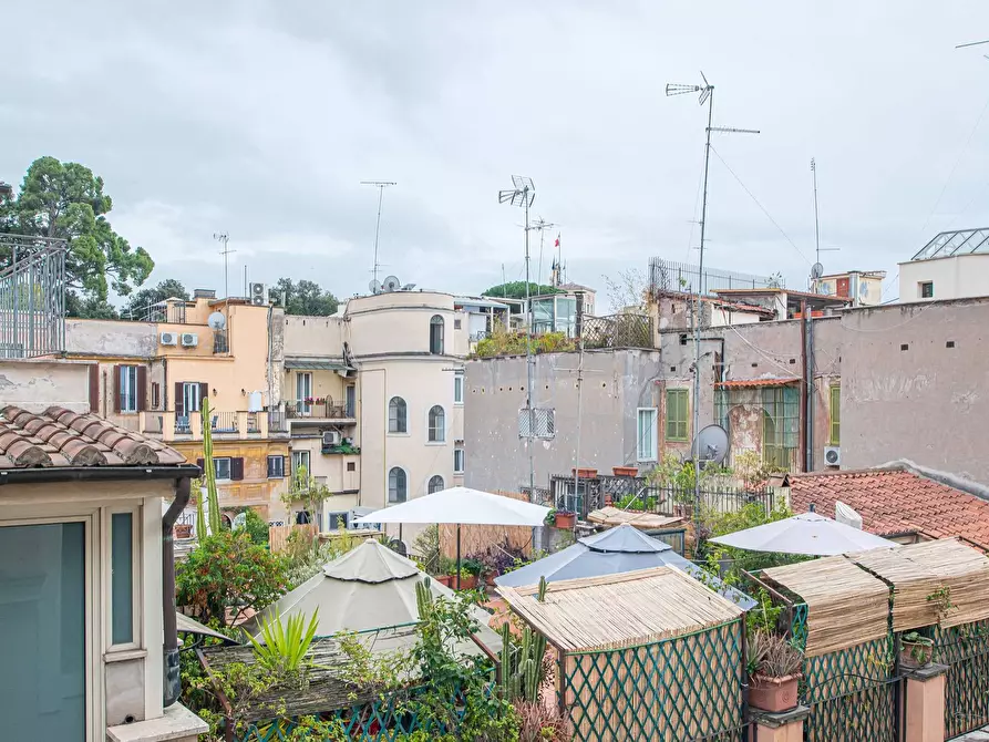 appartamento in vendita a Roma in zona Trevi-Colonna