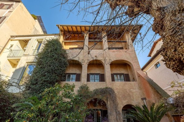 intera palazzina in vendita a Roma in zona Trastevere