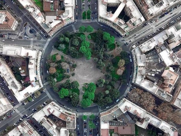 negozio in vendita a Roma in zona Appio Latino