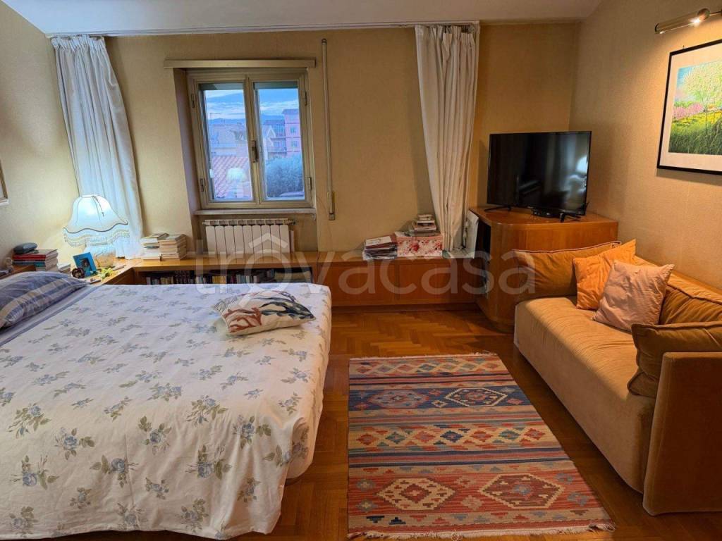 appartamento in vendita a Roma in zona Lunghezza