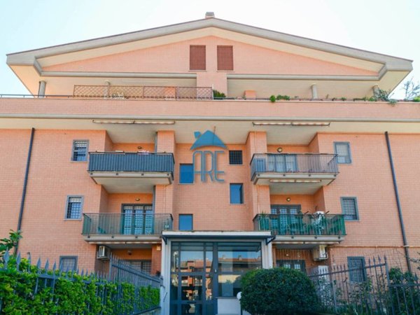 appartamento in vendita a Roma in zona Tor Bella Monaca