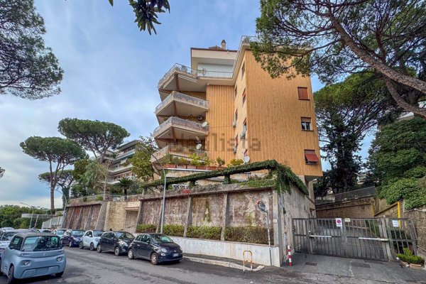appartamento in vendita a Roma in zona Tor di Quinto