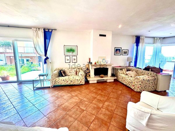 casa indipendente in vendita a Roma in zona Sette Bagni